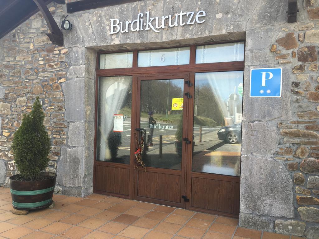 Burdi -Kurutze Pension Urquiola Esterno foto